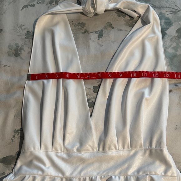 2/$40 🔥 White Halter Dress, Marilyn Monroe costume - Picture 2 of 7